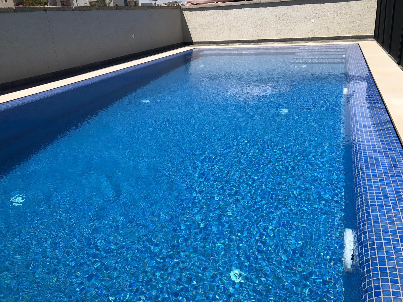 Coral Sea Blue Spanish Polyurethane Cord Glass Pool Mosaic 7101