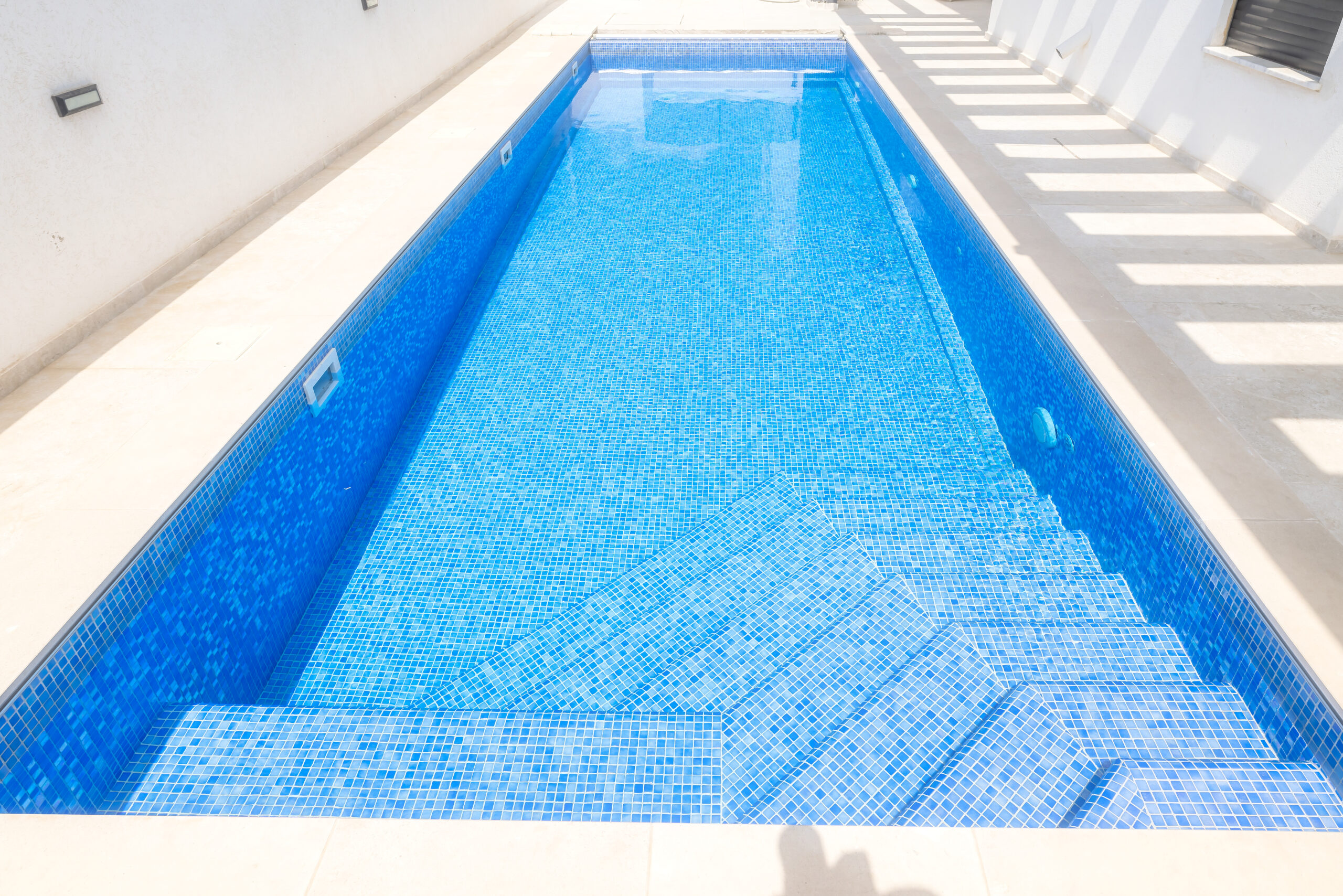 Coral Sea Blue Spanish Polyurethane Cord Glass Pool Mosaic 7101