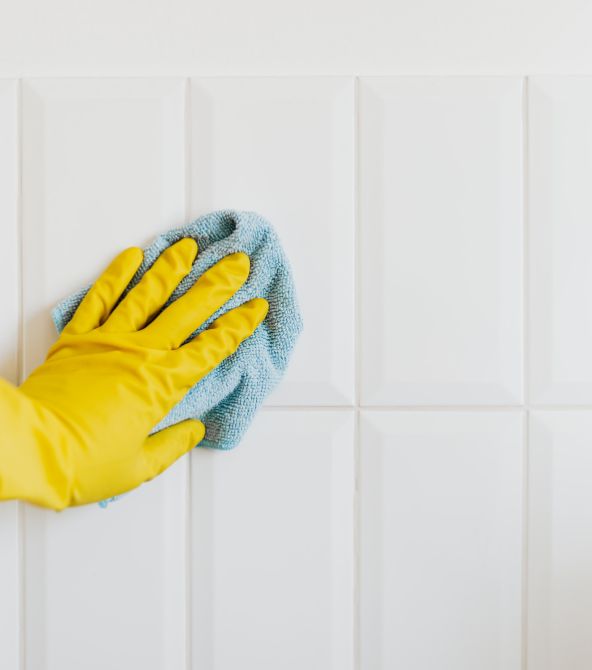 Cleaning Bathroom Tiles