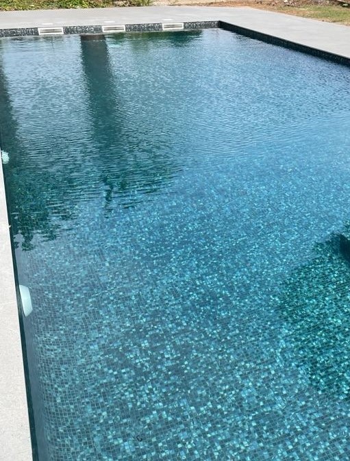 Wana Black Opal Spanish Polyurethane Cord Glass Pool-Mosaic 7694