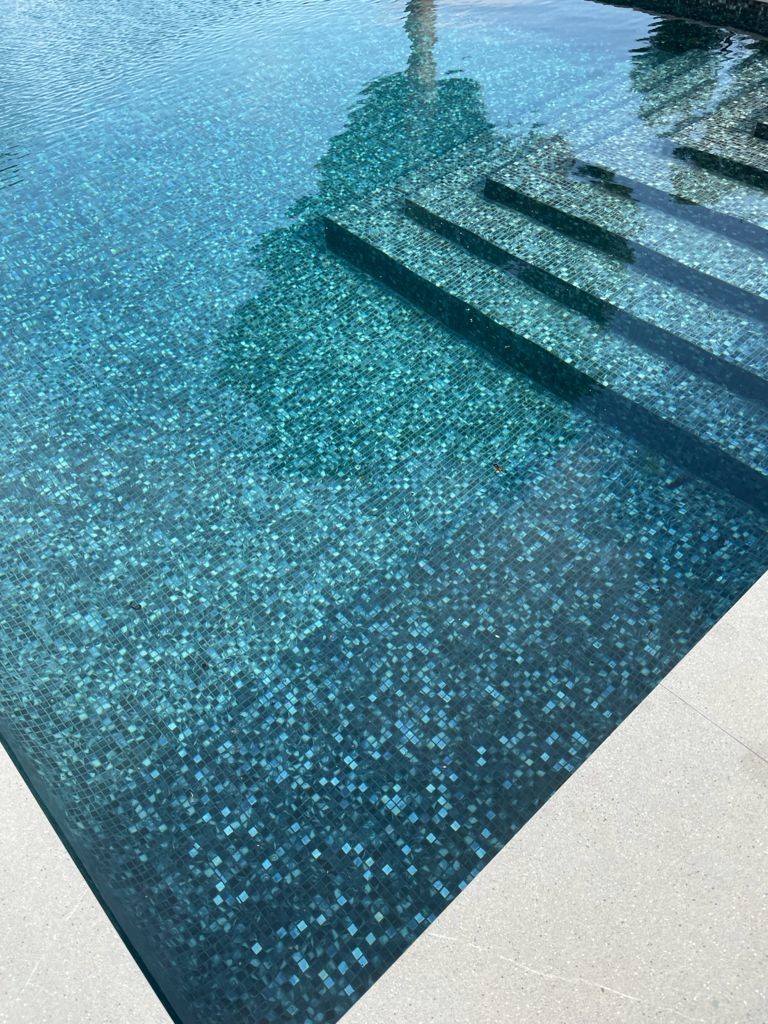 Wana Black Opal Spanish Polyurethane Cord Glass Pool-Mosaic 7694