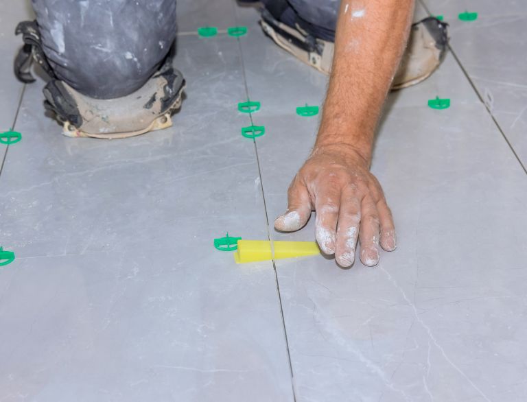 Tiler Tile Levelling
