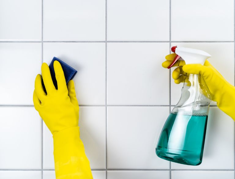 Application Of Tile Cleaner