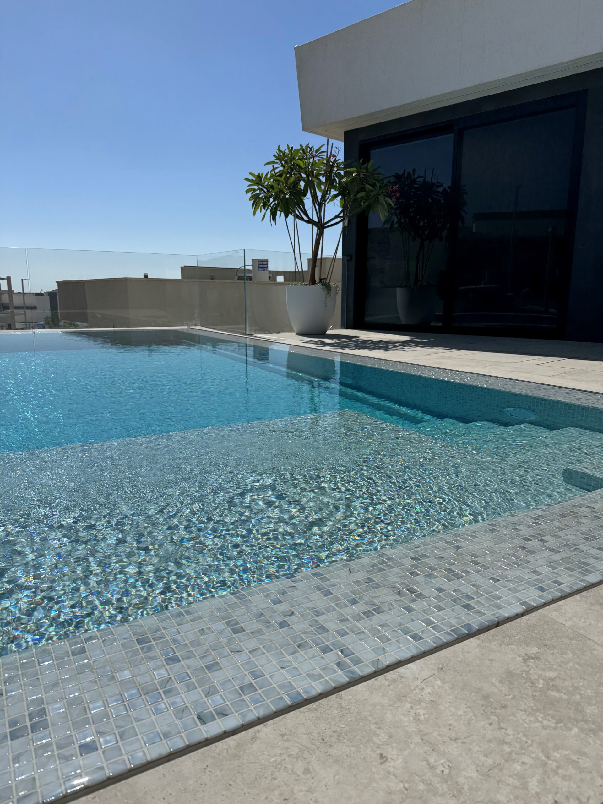 Oasis Oyster Spanish Polyurethane Cord Glass Pool Mosaic 7749