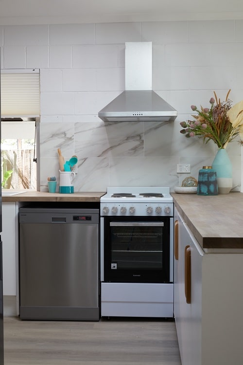 Mudjimba -kitchen-after-2